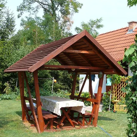 度假居 Familia Nyaralo 117 Balatonmáriafürdő